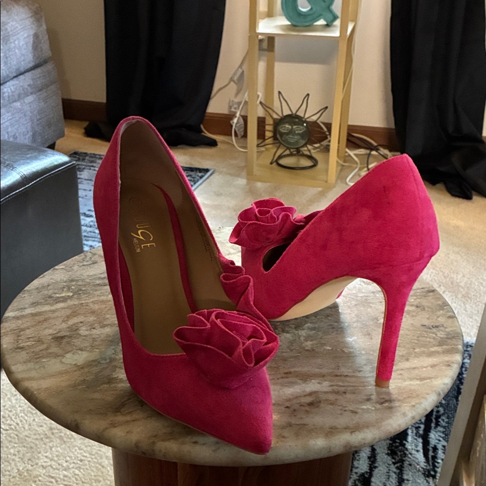 Rouge! Vibrant Pink Suede Pointed-Toe Pumps with Rosette